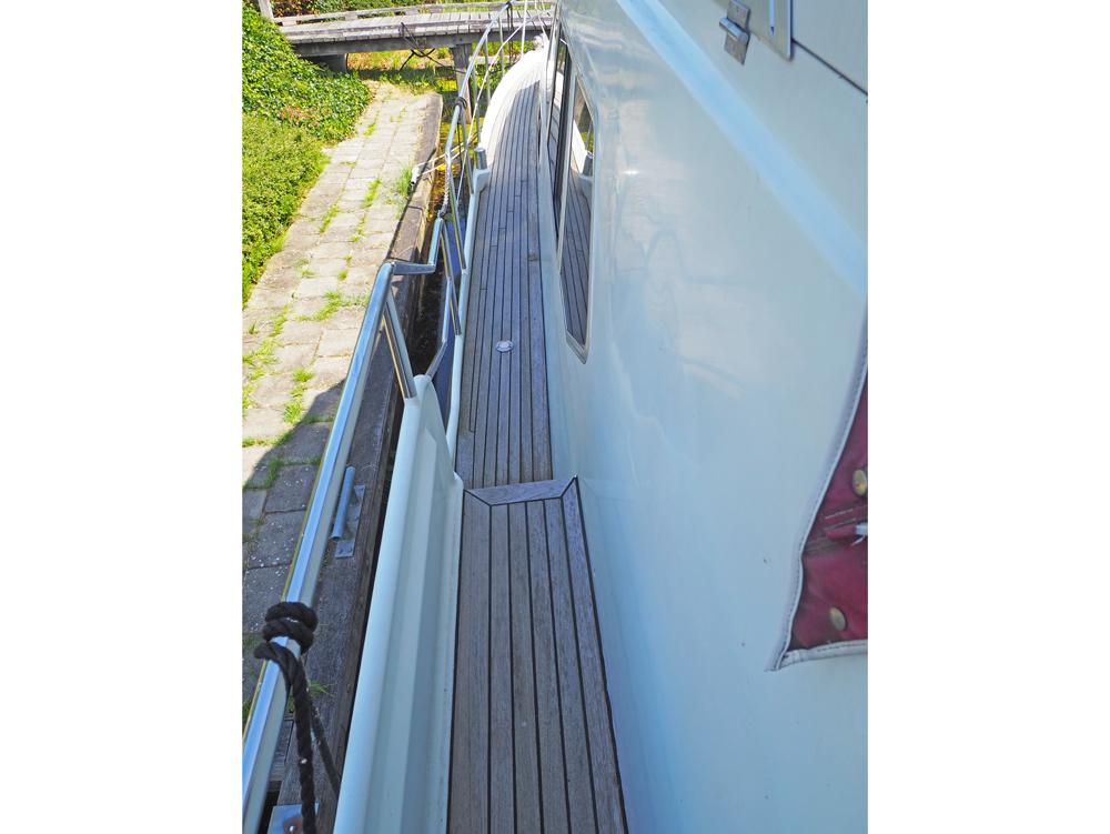  Deck equipment